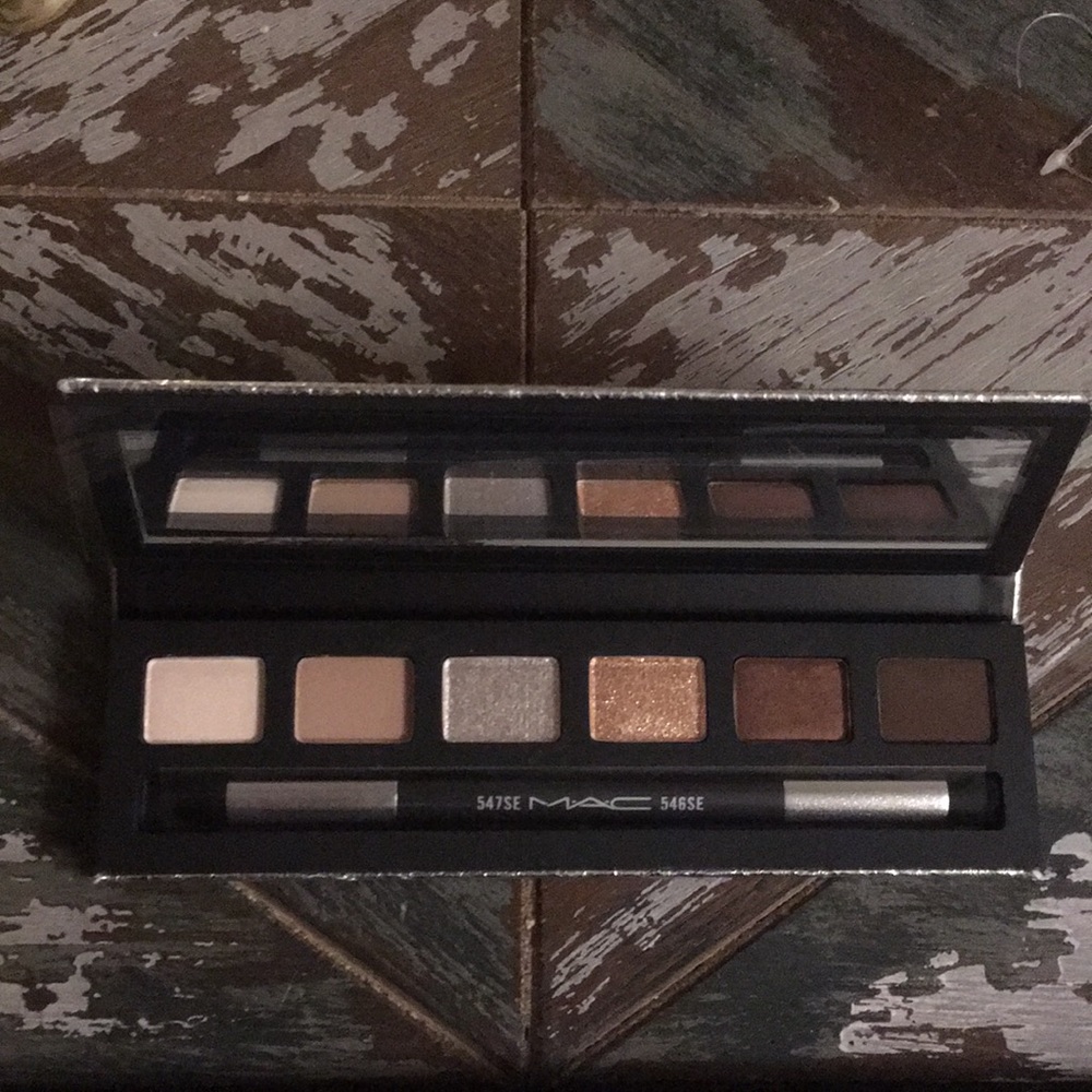 MAC SNOW BALL EYE COMPACT